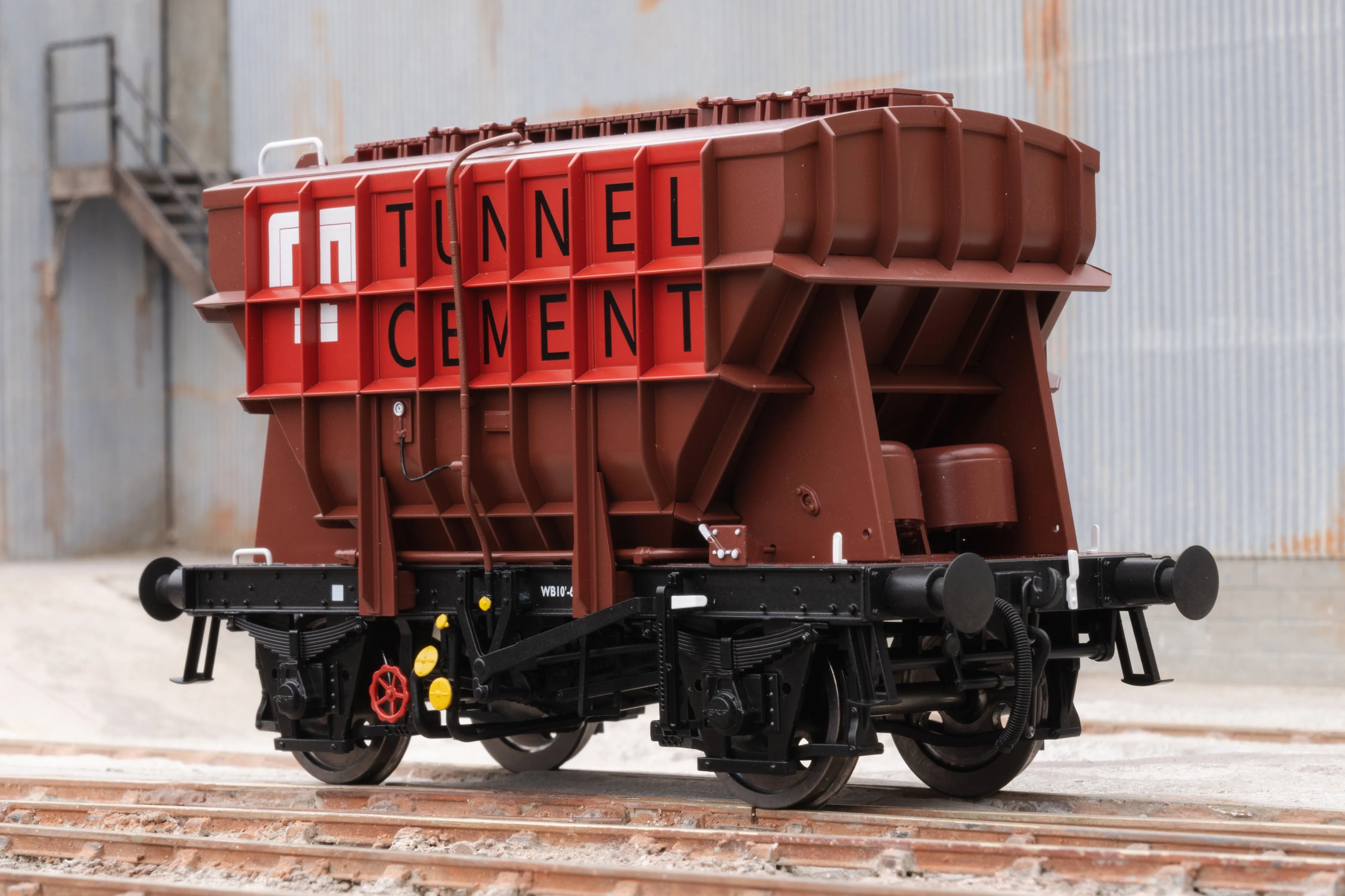 Ellis Clark Trains E3002U Finescale O Gauge Presflo Wagon 'TUNNEL CEMENT' 'Un-Numbered', Bauxite