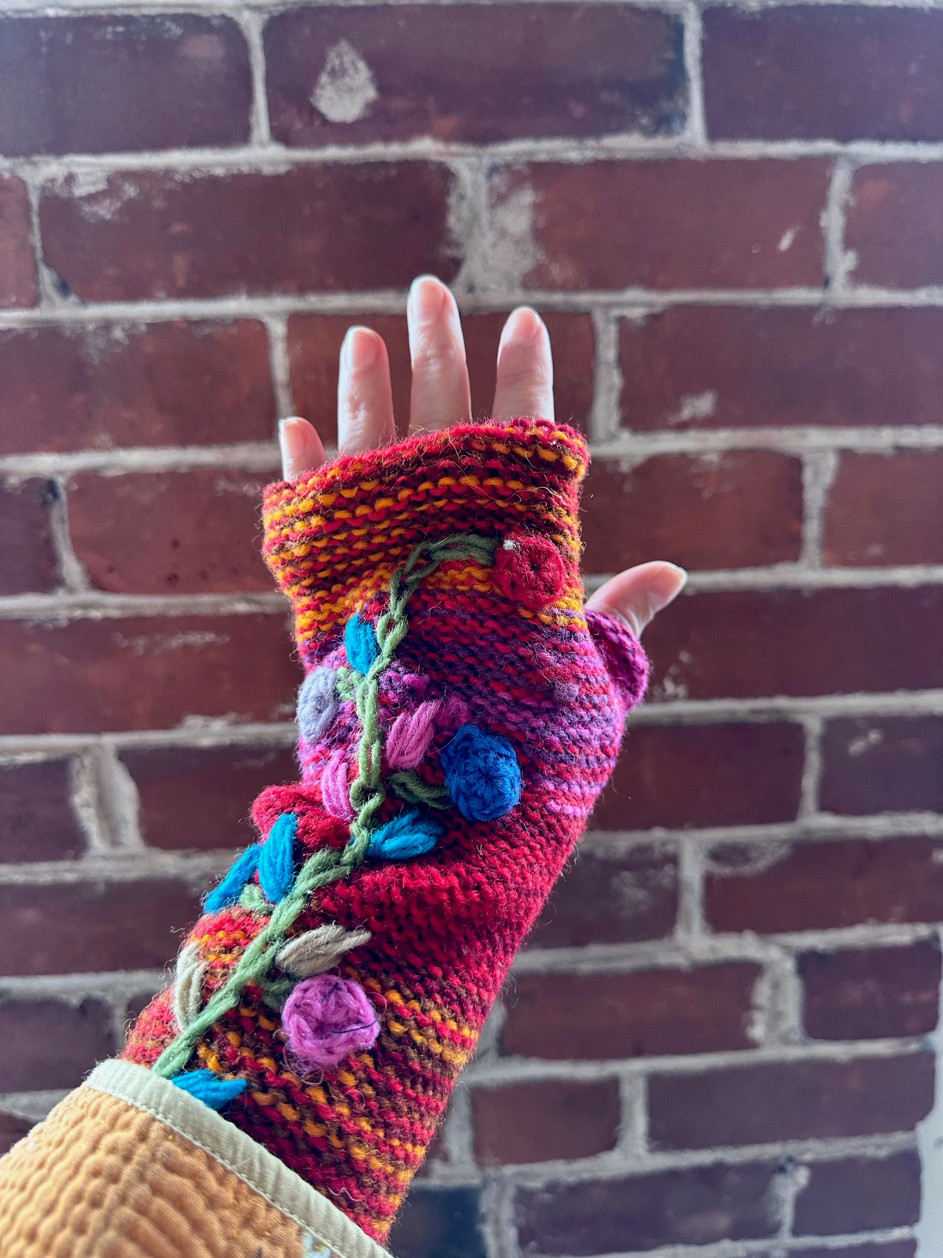 Red/Orange/Pink Floral Vine Gloves
